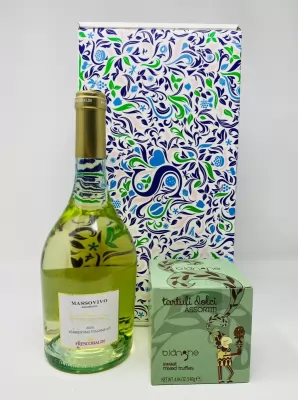 Pachet cadou cu vin alb si trufe de ciocolata